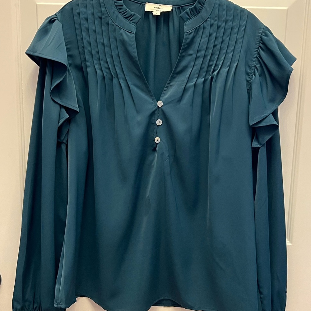 Entro Elegant Dark Green Blouse with Ruffle Sleeves